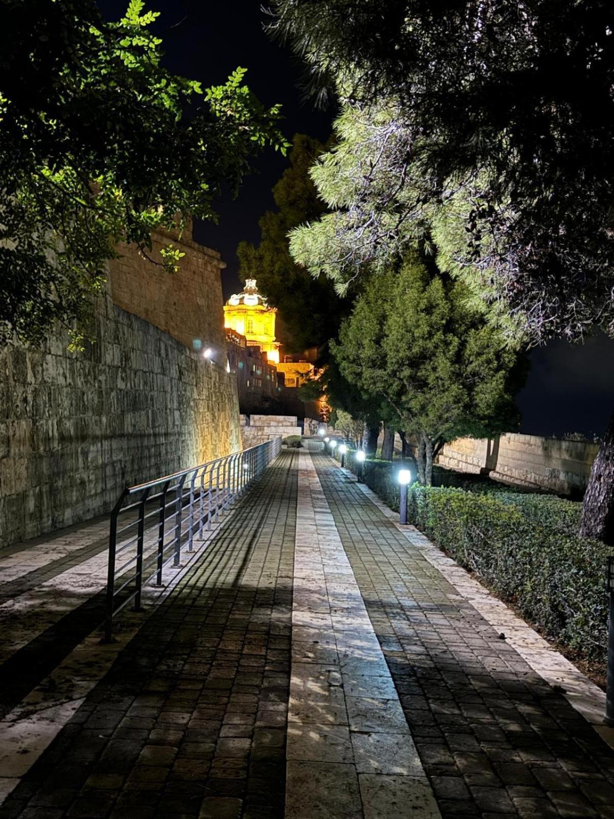 Howard House Hotel Mdina Bagian luar foto